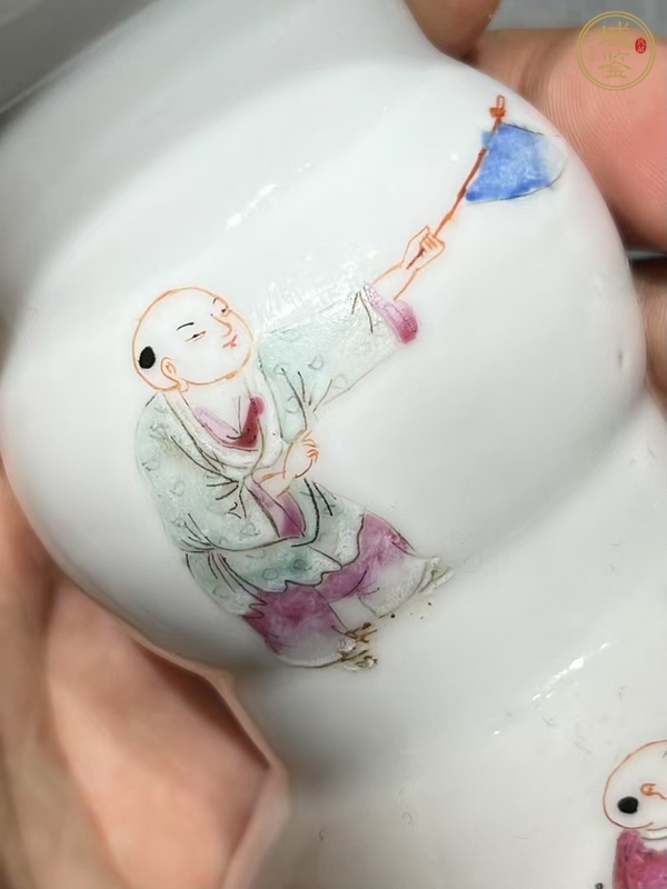 古玩陶瓷粉彩嬰戲?qū)m燈底座真品鑒賞圖