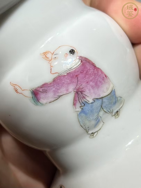古玩陶瓷粉彩嬰戲?qū)m燈底座真品鑒賞圖