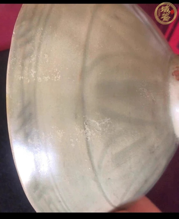 古玩陶瓷龍泉青瓷刻花碗真品鑒賞圖