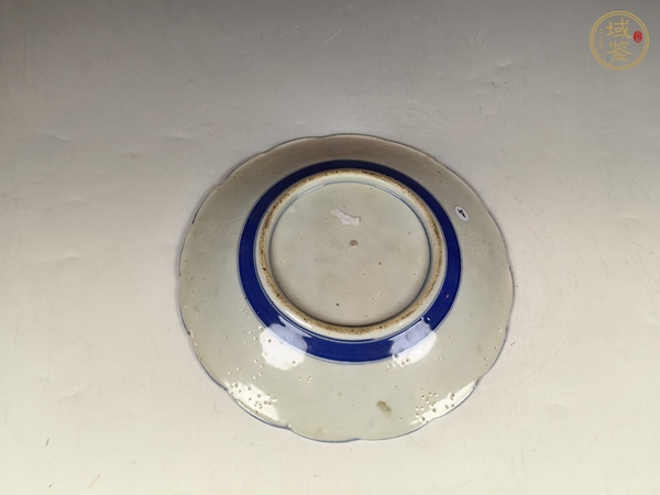 古玩陶瓷十九世紀粉彩花卉紋盤真品鑒賞圖