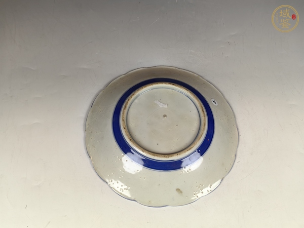 古玩陶瓷十九世紀粉彩花卉紋盤真品鑒賞圖