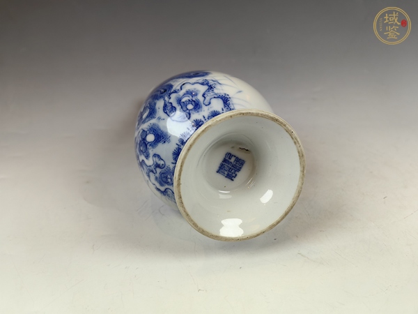 古玩陶瓷民國洞石花卉孔雀紋青花玉米賞瓶真品鑒賞圖