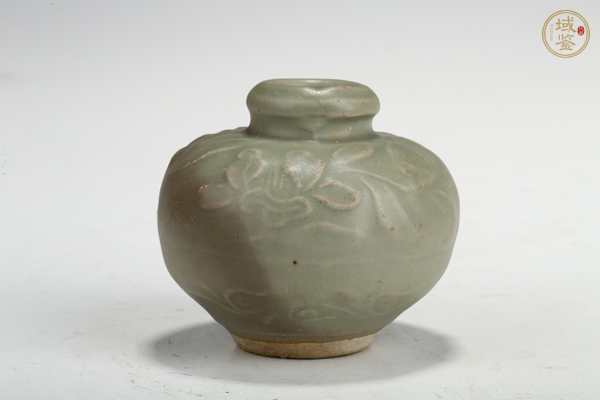 古玩陶瓷元代·青釉模印蓮花紋水盂真品鑒賞圖