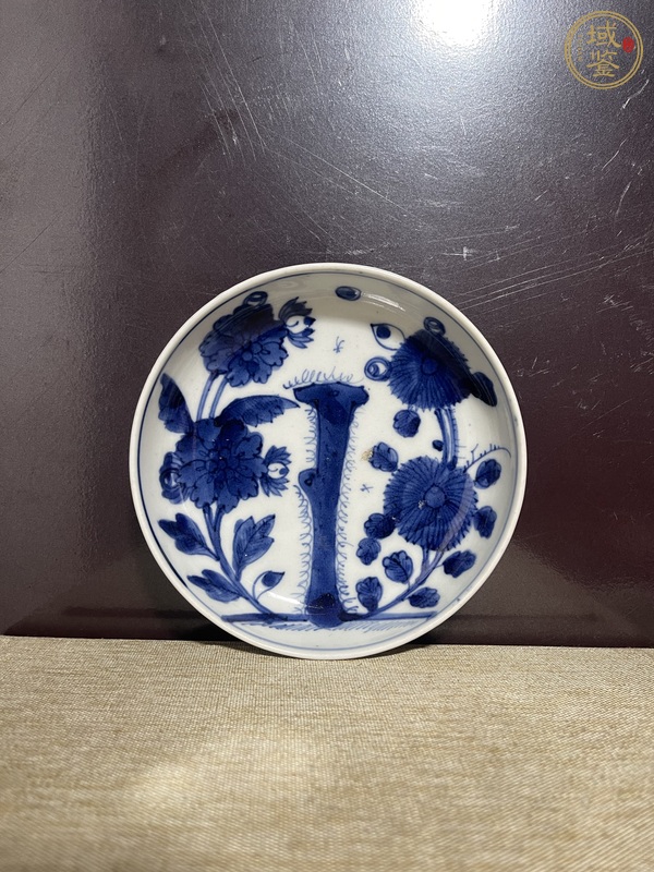 古玩陶瓷青花洞石花卉紋盤真品鑒賞圖