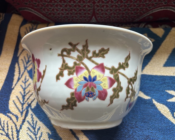 古玩陶瓷晚清料彩四季花繪紋花盆拍賣，當(dāng)前價格5500元