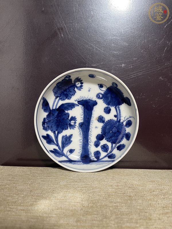 古玩陶瓷青花洞石花卉紋盤真品鑒賞圖