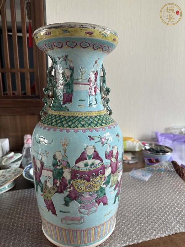 古玩人物紋粉彩瓶真品鑒賞圖