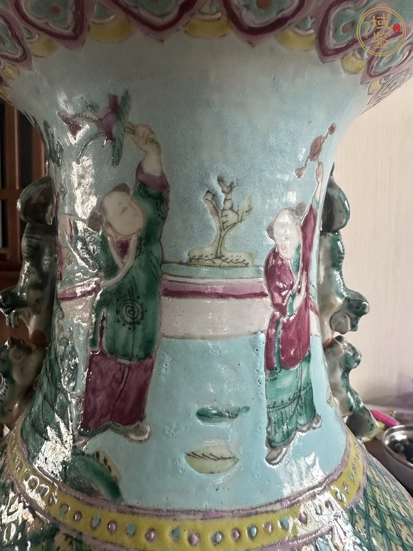 古玩陶瓷人物紋粉彩瓶真品鑒賞圖
