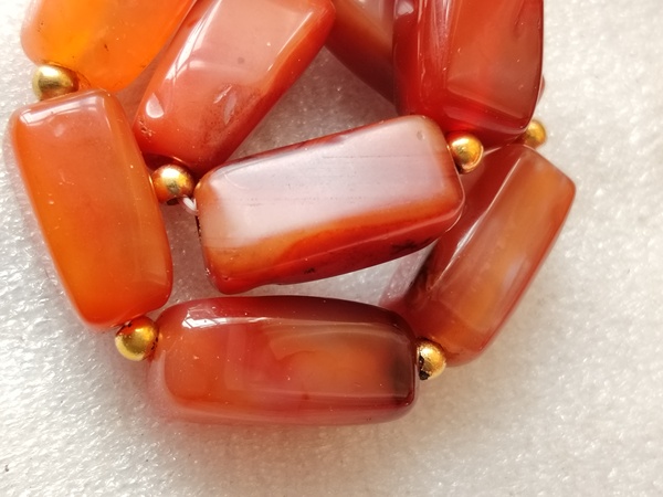 古玩玉器限量包郵天然紅瑪瑙珠串拍賣，當前價格138元