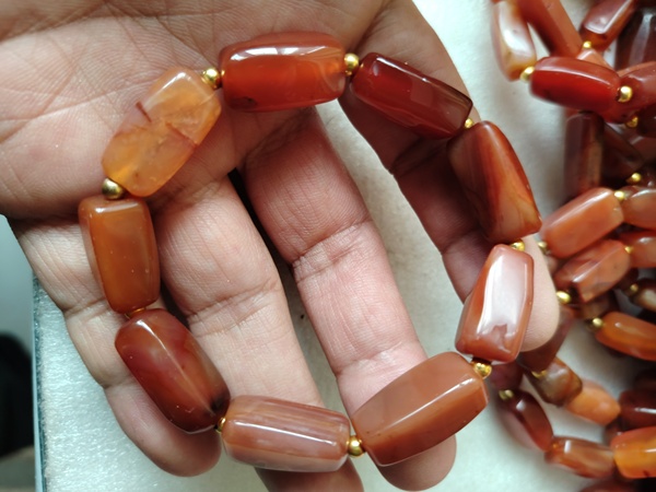 古玩玉器限量包郵天然紅瑪瑙珠串拍賣，當前價格138元