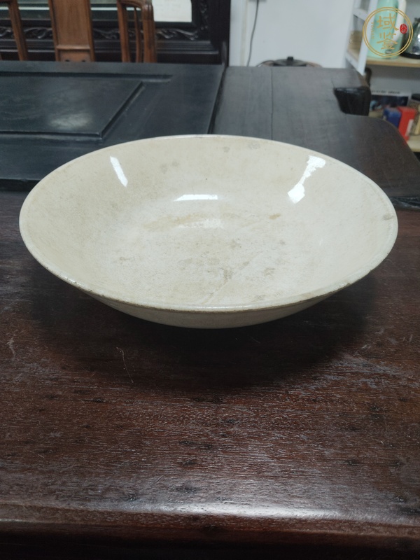 古玩陶瓷白釉盤真品鑒賞圖