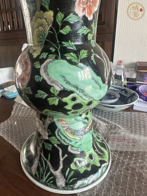 古玩陶瓷墨地五彩花觚真品鑒賞圖