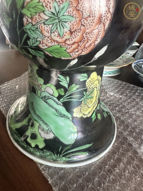 古玩陶瓷墨地五彩花觚真品鑒賞圖
