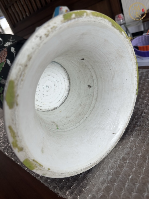 古玩陶瓷墨地五彩花觚真品鑒賞圖