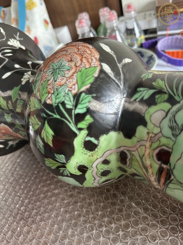 古玩陶瓷墨地五彩花觚真品鑒賞圖
