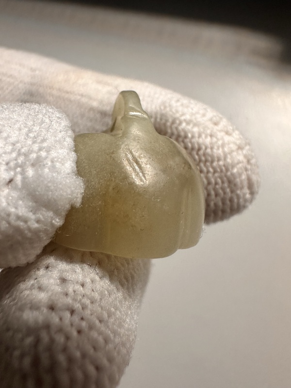 古玩玉器和田玉蓮花扣拍賣，當(dāng)前價格100元