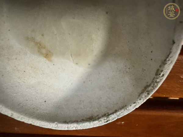 古玩陶瓷青白釉花卉紋粉盒真品鑒賞圖