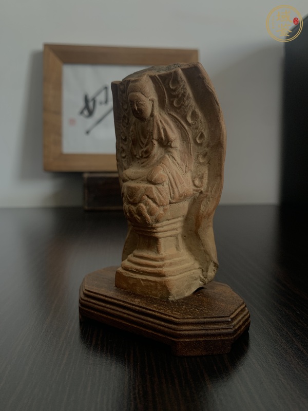 古玩陶瓷紅陶佛像真品鑒賞圖