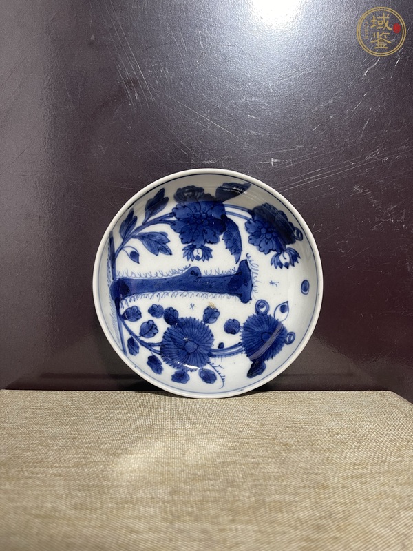 古玩陶瓷青花洞石花卉紋盤真品鑒賞圖
