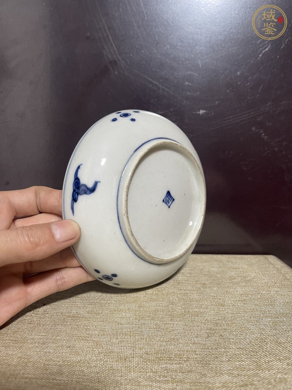 古玩陶瓷青花洞石花卉紋盤真品鑒賞圖