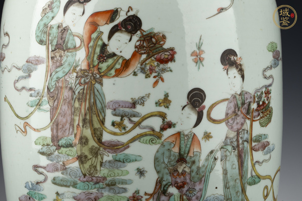 古玩陶瓷民國·粉彩天女散花紋大瓶真品鑒賞圖
