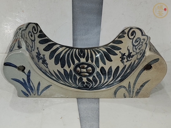 古玩青花鏤空瓷枕真品鑒賞圖
