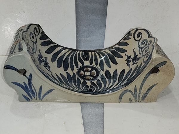 古玩轉賣青花鏤空瓷枕拍賣，當前價格1580元