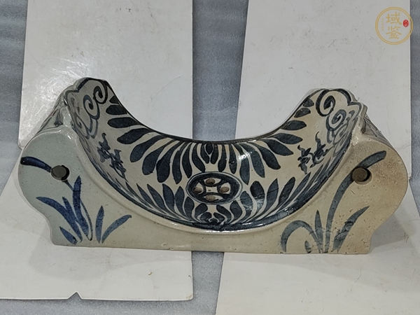 古玩陶瓷青花鏤空瓷枕真品鑒賞圖