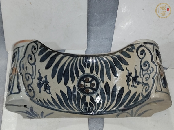 古玩陶瓷青花鏤空瓷枕真品鑒賞圖