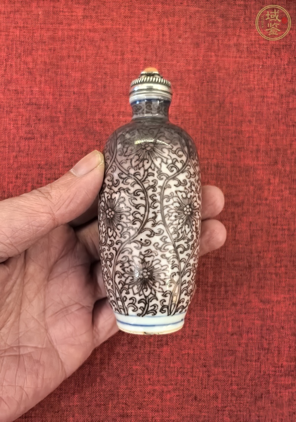 古玩陶瓷釉里紅花卉紋鼻煙壺真品鑒賞圖