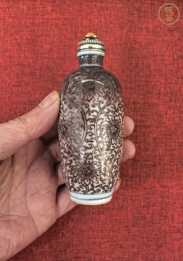 古玩陶瓷釉里紅花卉紋鼻煙壺真品鑒賞圖