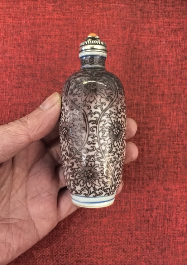 古玩陶瓷清中期釉里紅花卉紋鼻煙母壺拍賣,當(dāng)前價(jià)格18888元