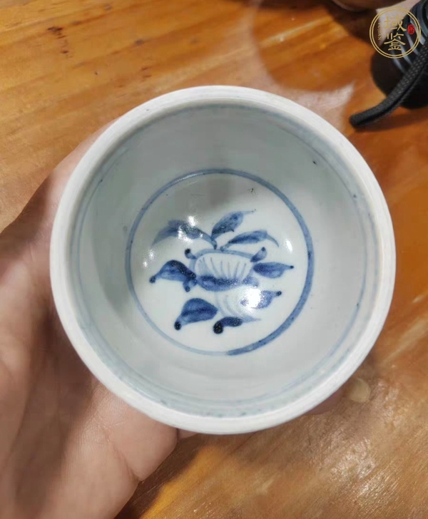 古玩陶瓷青花花卉紋杯真品鑒賞圖