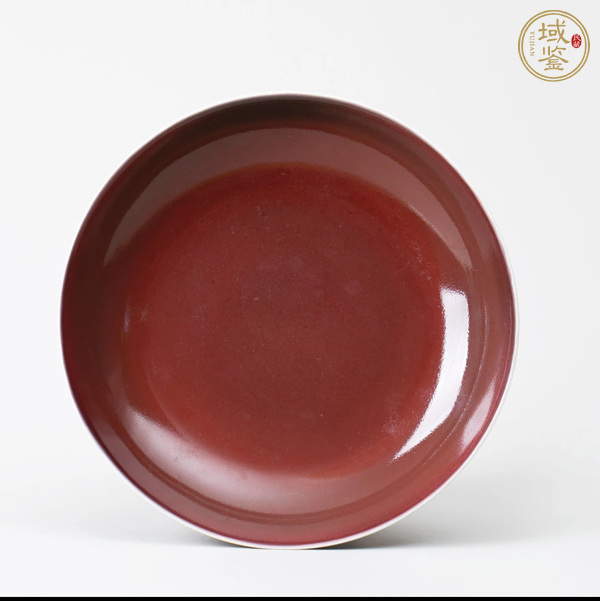古玩陶瓷祭紅釉臥盤真品鑒賞圖