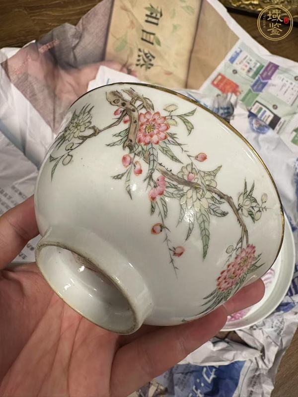 古玩陶瓷民國粉彩花卉紋碗真品鑒賞圖