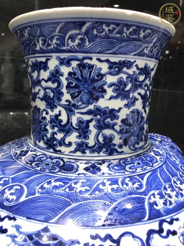 古玩陶瓷青花纏枝花卉紋鋪首尊真品鑒賞圖