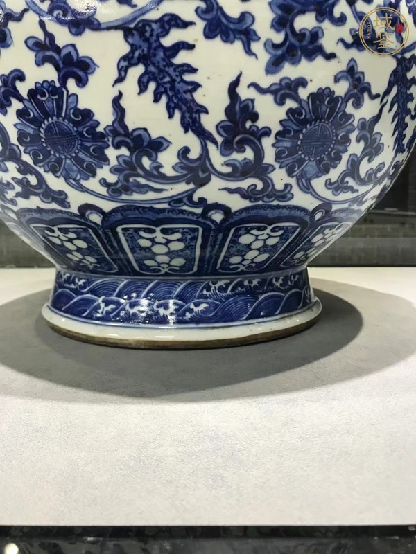 古玩陶瓷青花纏枝花卉紋鋪首尊真品鑒賞圖