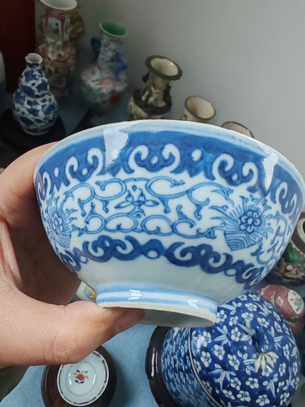 古玩轉賣清嘉慶時期青花纏枝花卉紋碗拍賣，當前價格3200元