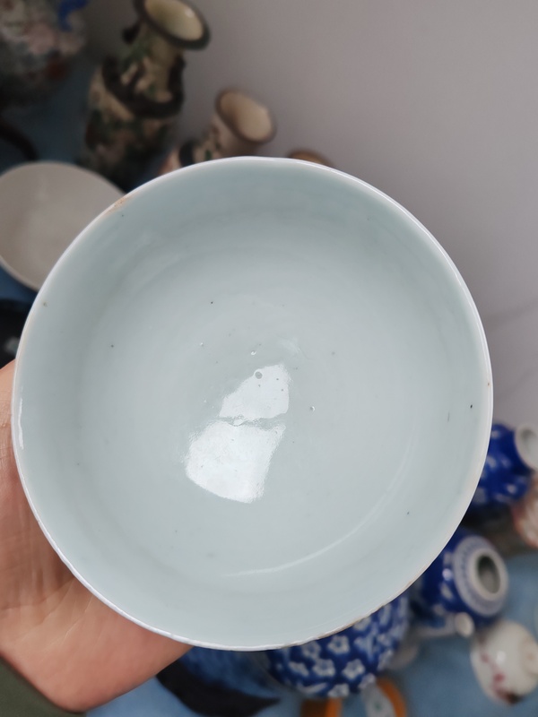 古玩陶瓷清嘉慶時期青花纏枝花卉紋碗拍賣,當前價格980元