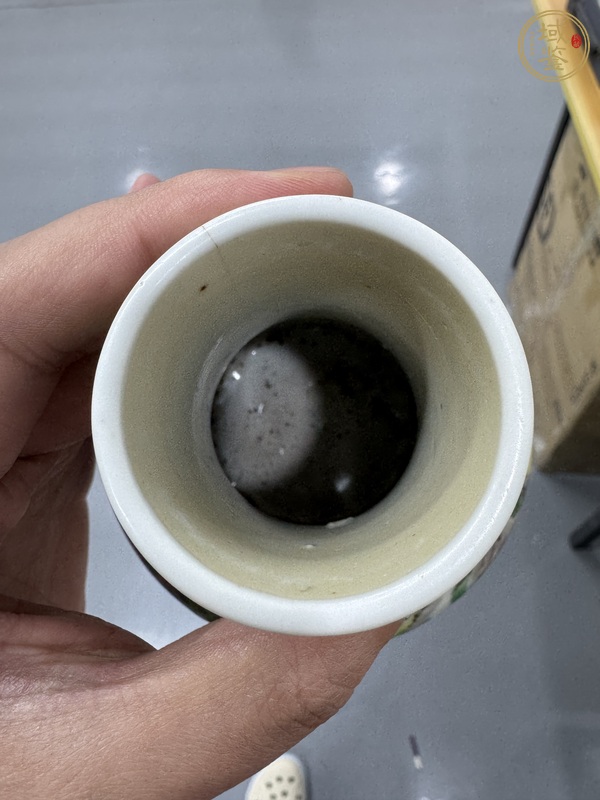 古玩陶瓷五彩瓶真品鑒賞圖