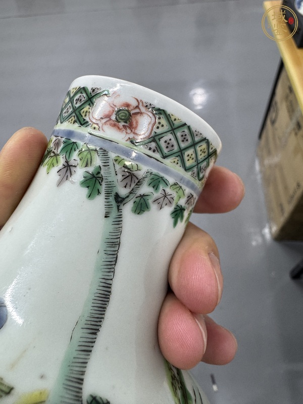 古玩陶瓷五彩瓶真品鑒賞圖