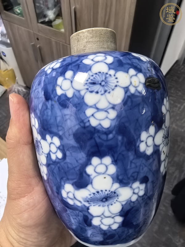 古玩陶瓷青花留白梅紋罐真品鑒賞圖