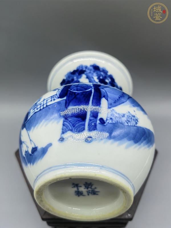 古玩陶瓷晚清青花渣斗真品鑒賞圖