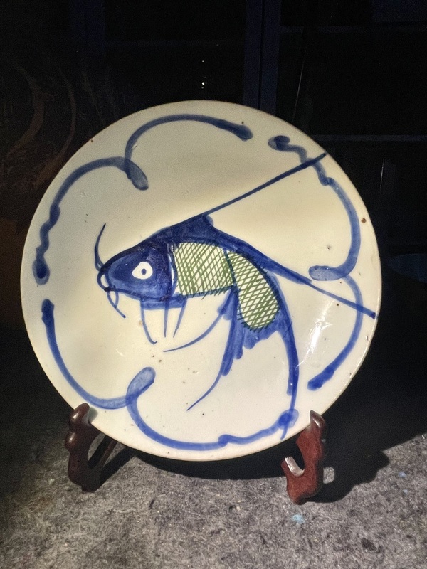 古玩轉(zhuǎn)賣晚期時期青花釉里紅魚盤拍賣，當(dāng)前價格12000元