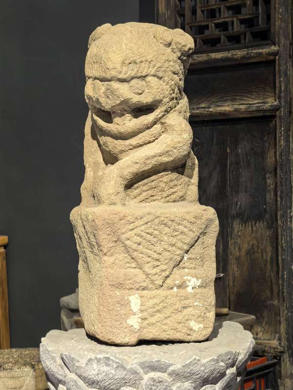 古玩轉賣麻石獅子拍賣，當前價格0元