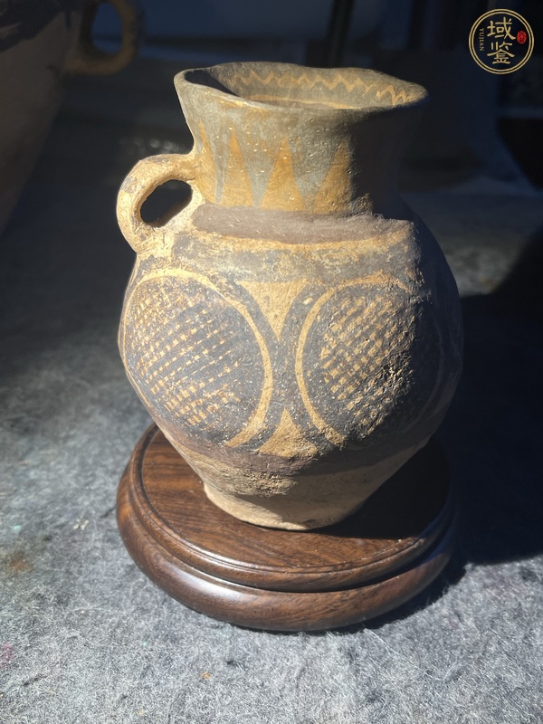 古玩陶瓷馬家窯文化馬廠類型彩陶單耳罐真品鑒賞圖