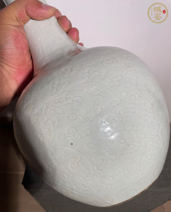古玩陶瓷刻花天球瓶真品鑒賞圖