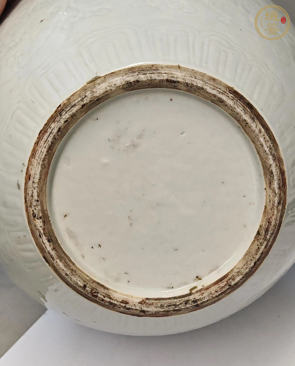 古玩陶瓷刻花天球瓶真品鑒賞圖