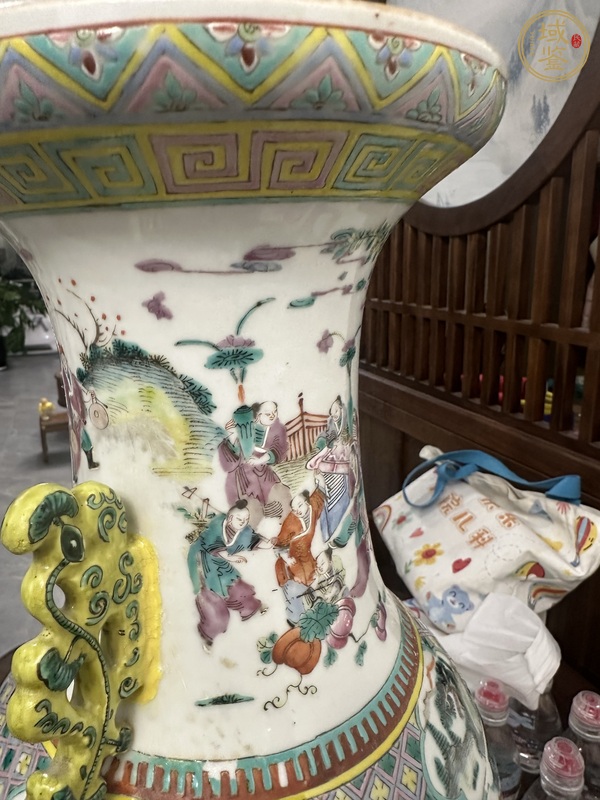 古玩陶瓷粉彩麒麟送子紋雙耳盤口大瓶真品鑒賞圖