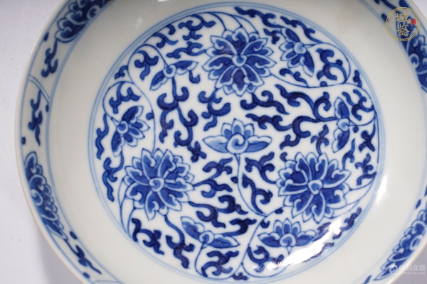 古玩陶瓷青花纏枝紋盤真品鑒賞圖
